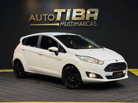 FORD FIESTA 1.0 ECOBOOST TITANIUM PLUS HATCH 12V GASOLINA 4P POWERSHIFT FORD FIESTA 1.0 ECOBOOST TITANIUM PLUS HATCH 12V GASOLINA 4P POWERSHIFT